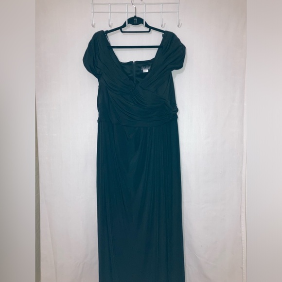 La Femme Ruched Jersey Column Gown Floor Length Dress In Black Sz 20 (Like New) - Picture 3 of 16